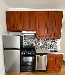 Rented by L Rose Realty (Brokerage)