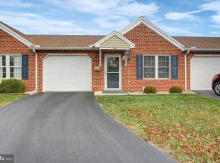 733 Fireside Dr, Shippensburg, PA 17257