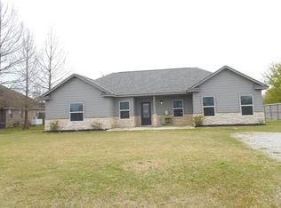902 Wilham St, Anahuac, TX 77514