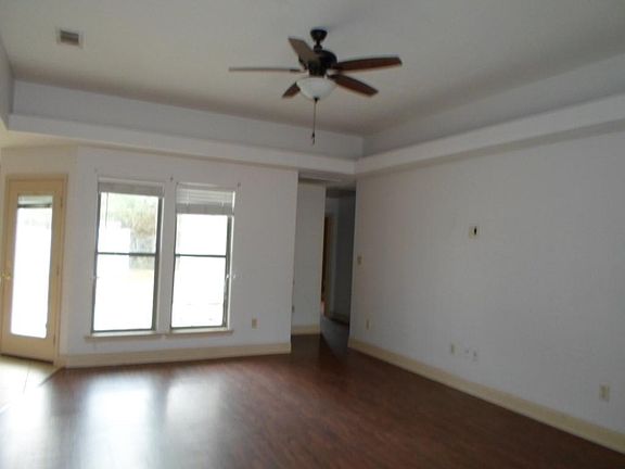 4th image of 66324 Kimball St