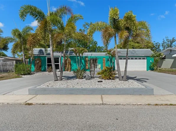 3345 Blue Bird Dr, Holiday, FL 34690