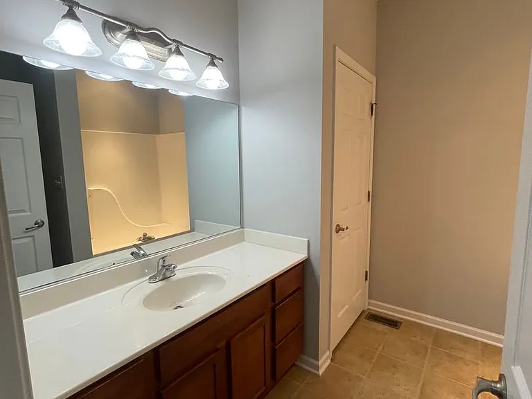 7920 Ellisville Ln — Photo 5