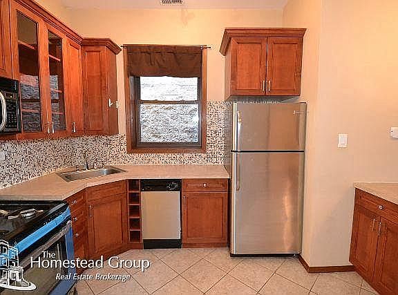 3rd image of 3831 N Southport Avenue # Fl 3f3rd