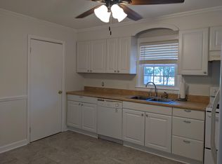 420 Pine Hills Dr, Wilmington, NC 28403