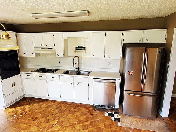 3rd image of 200 McCedar Rd