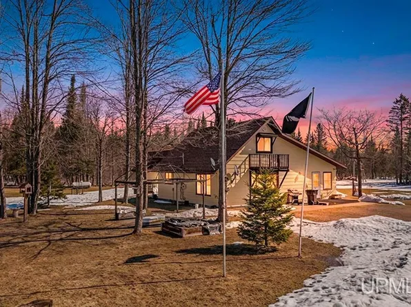 9910 Y.25 Ln, Rapid River, MI 49878