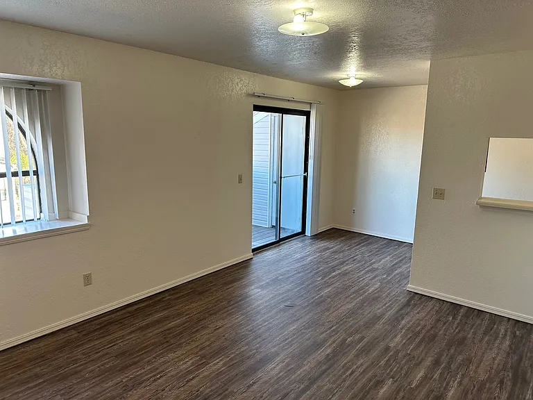 1932 E Lindsey St #203 — Photo 2