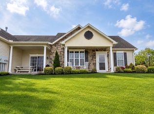 100 S Alpine Dr #25B, York, PA 17408
