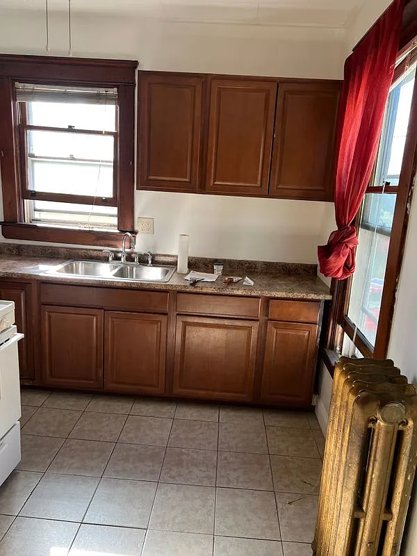 2 bed, 1.0 bath, 1000 sqft, $1,400 — Photo 2