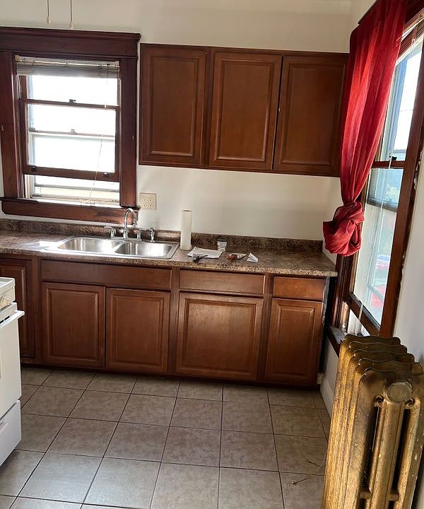 2nd image of 222 S Swan St Unit 2
