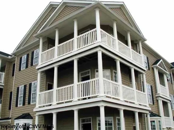2513 Suncrest Village Cir, Morgantown, WV 26505