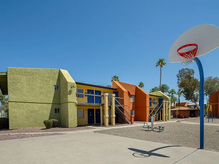 Mission Park Apartments — Photo 9
