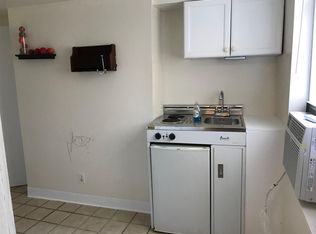 1025 S 10th St #2R, Philadelphia, PA 19147