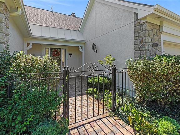 4th image of 6401 W 92nd St