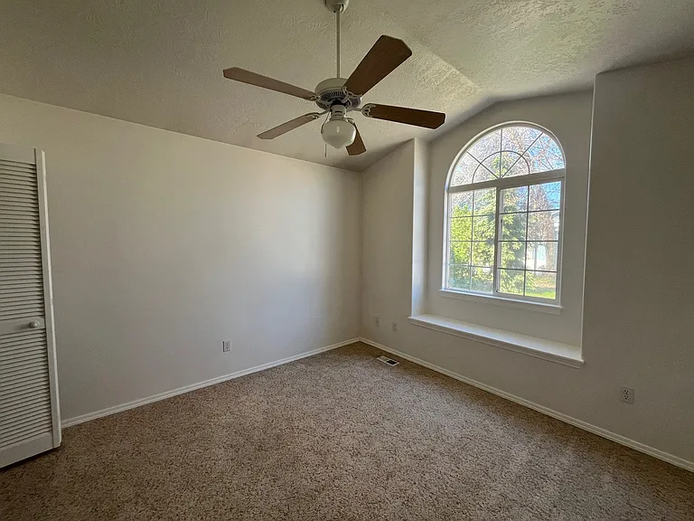 11917 W Lewisburg Ct — Photo 5