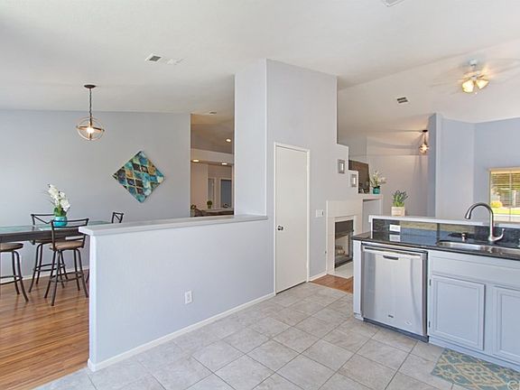 3rd image of 36691 Sauterne St