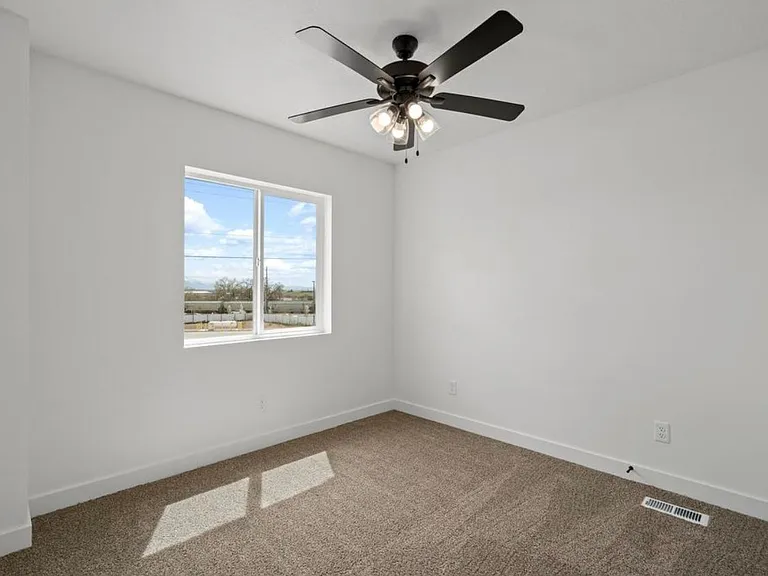 1121 E 1290 S — Photo 22