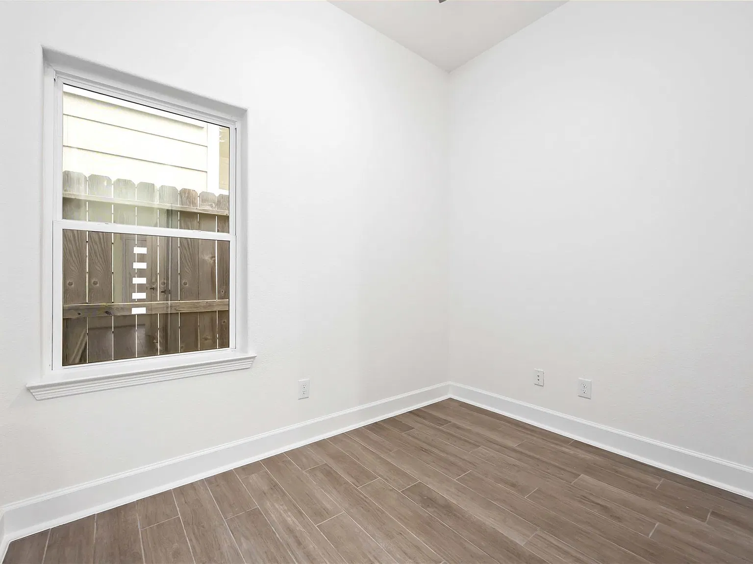 3 bed, 3.5 bath, 1743 sqft, $2,599 — Photo 3