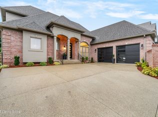 1114 Balmoral Dr, Louisville, KY 40205