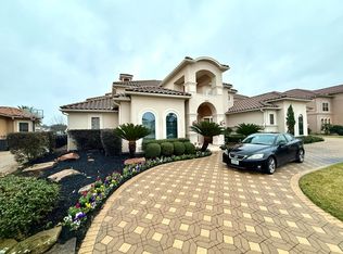 2111 Diamond Springs Dr, Houston, TX 77077