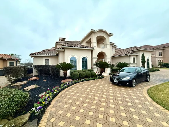 2111 Diamond Springs Dr, Houston, TX 77077