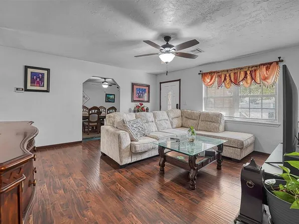 101 Maple St, Elk City, OK 73644