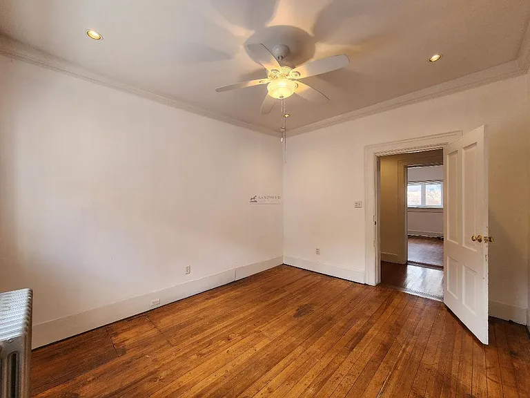 549 Agua Fria St — Photo 10