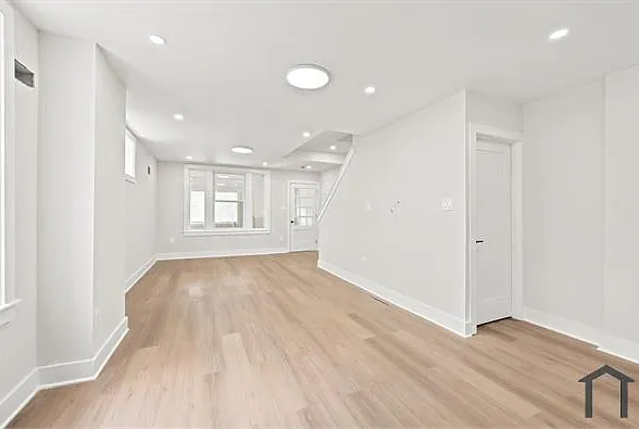 6211 Larchwood Ave — Photo 8