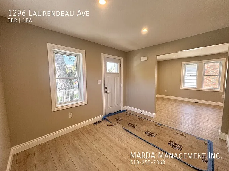 1296 Laurendeau Ave — Photo 4