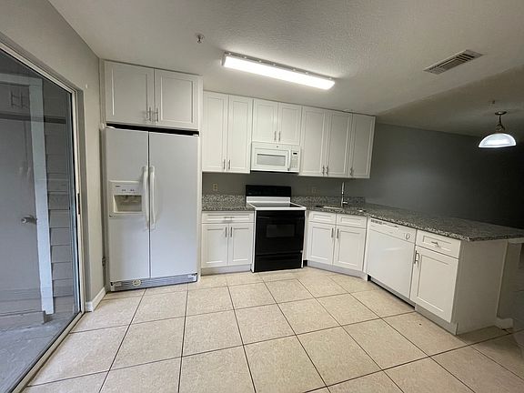 2nd image of 116 Reserve Cir APT 100