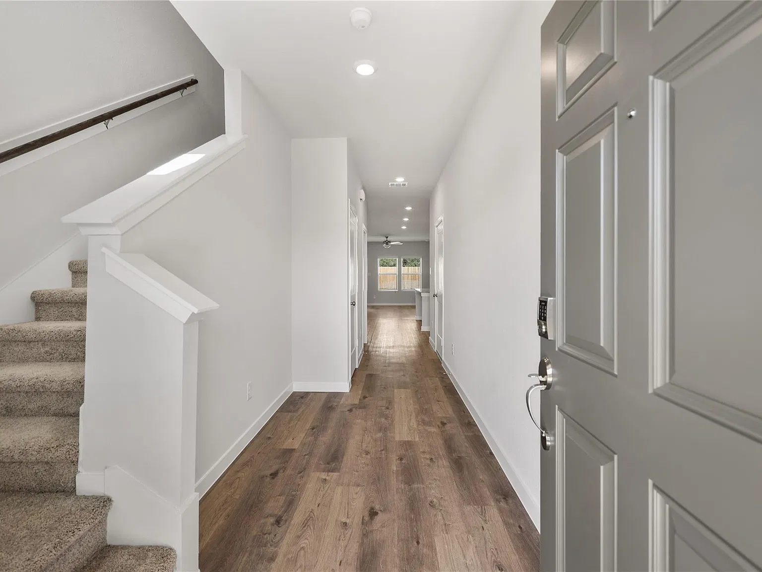 4 bed, 2.5 bath, 1785 sqft, $1,965 — Photo 3