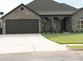 200 Briar Crest Rd, New Market, AL 35761