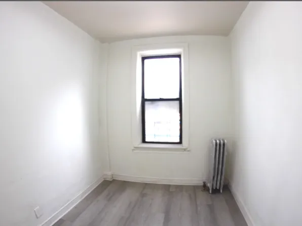 952 Saint Mark's Avenue image 10 of 10