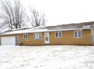 1902 62nd Street Dr, Garrison, IA 52229