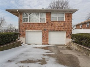 2728 Clearview Expy, Bayside, NY 11360