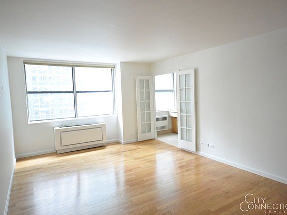 4th image of 112 W 56th St APT 22S