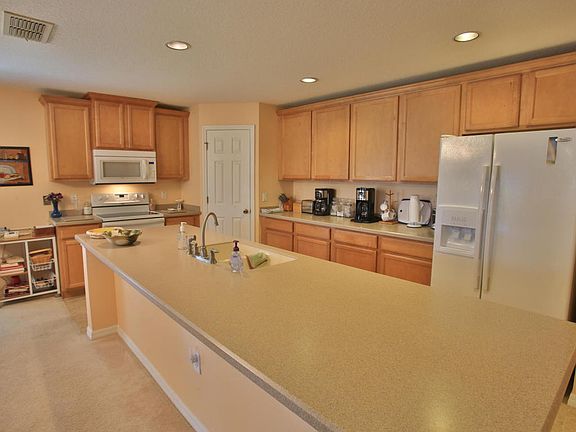 4th image of 132 Campanello Ct