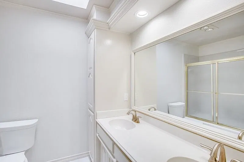 2 bed, 2.0 bath, 1950 sqft, $1,900 — Photo 3