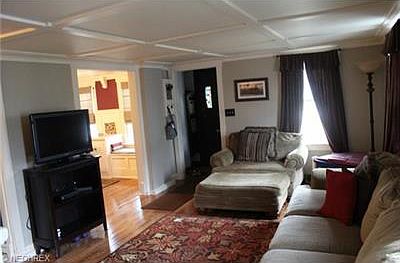 5th image of 125 Chardon Ave