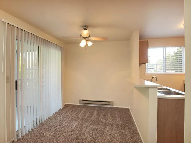 Arbor Square Apartments — Photo 15