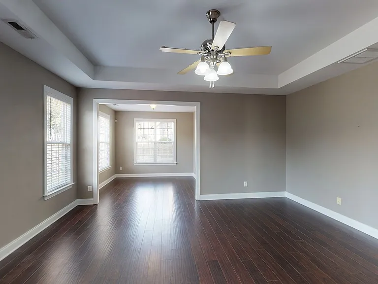 8517 Delamere Ln — Photo 6