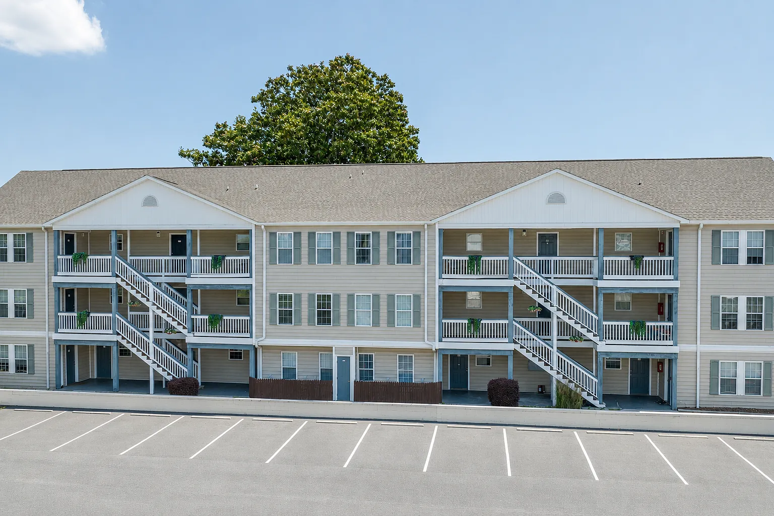 Riverview Apartments — Photo 1