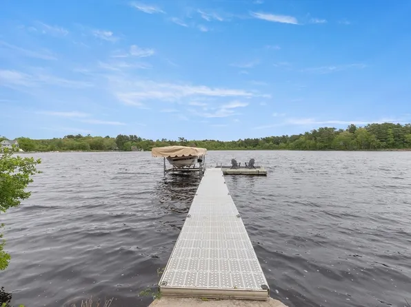 42 Lakeshore Dr, Essex, MA 01929