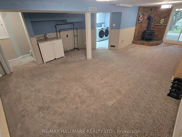 106 Springdale Cres #LOWER LEVEL — Photo 25