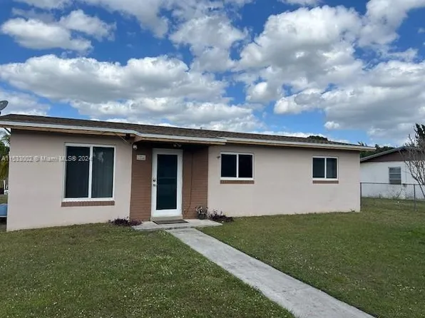 5471 NW 174th Dr, Opa Locka, FL 33055