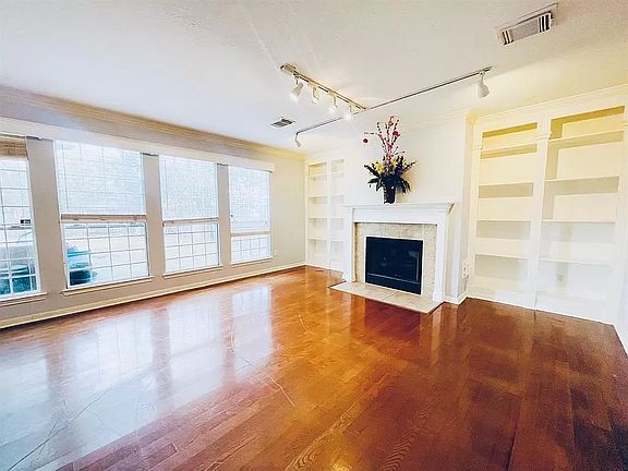 4th image of 15250 Delbarton Dr
