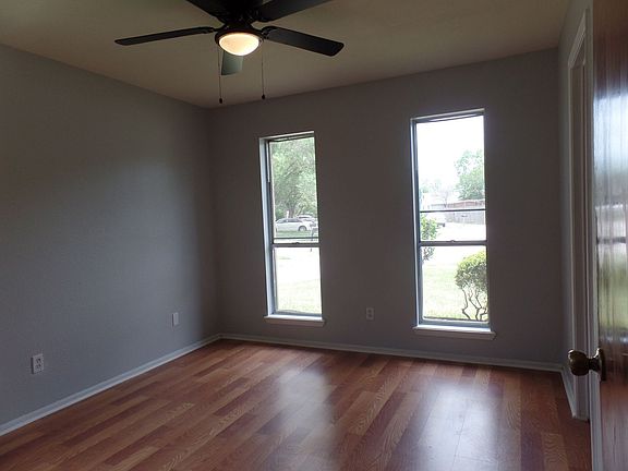 5th image of 502 Monterrey Dr