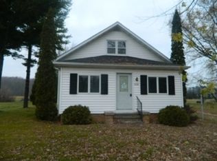 1158 W Madison Ave, Cleveland, WI 53015