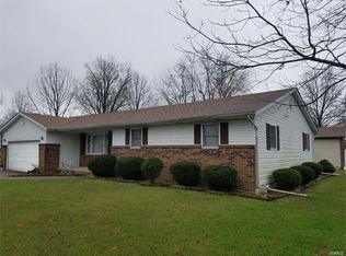 208 Orchard Ln, Staunton, IL 62088
