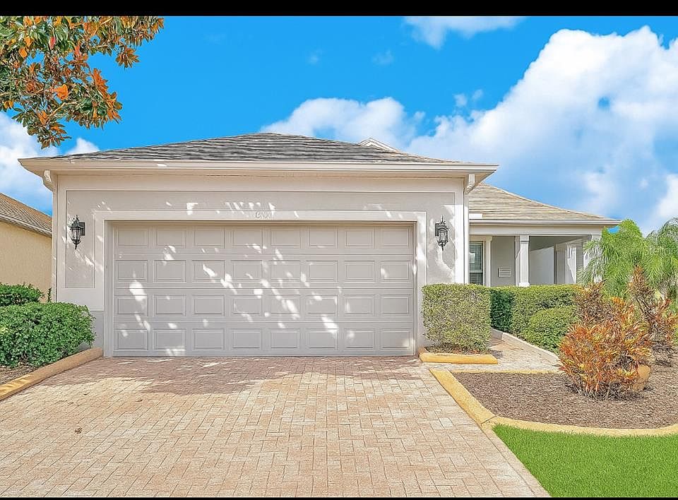 1st image of 119 Crescent Moon Dr